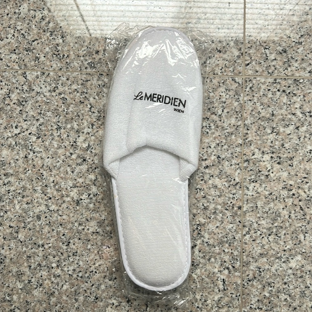$7 or 2/$10NWT Le Meridien Wien (Vienna, Austria) sealed slippers size 11&1/4”